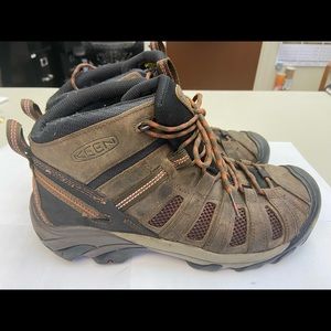 Keen safety toe hiker boot.  Size 11 wide